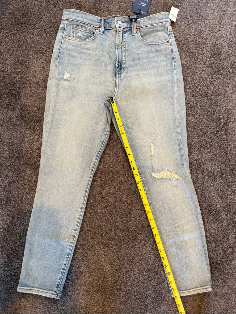 GAP NWT Women's Light Blue Skinny Jeans with Distressed Details